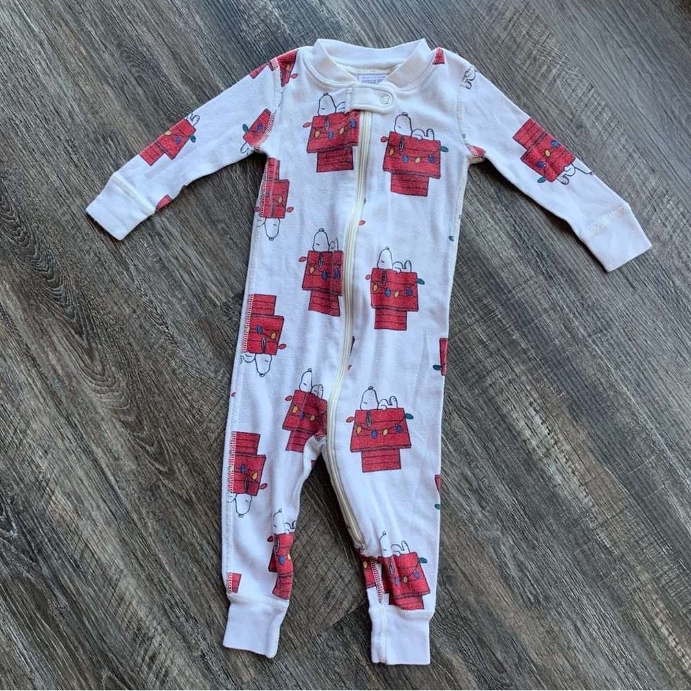 Hanna Andersson Peanuts Snoopy 6-12 month holiday zipper pajamas baby Christmas